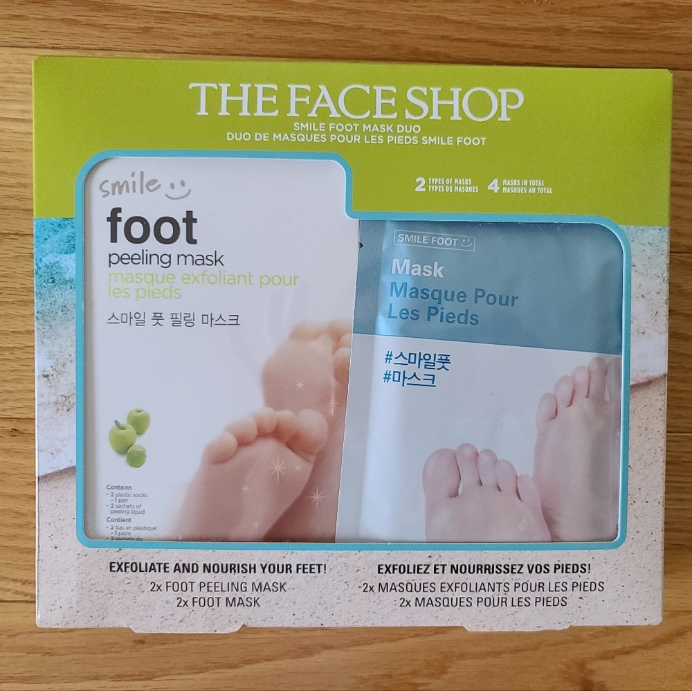 The Face Shop Smile Foot Mask Duo: 2x Foot Peeling Mask and 2x Foot Mask